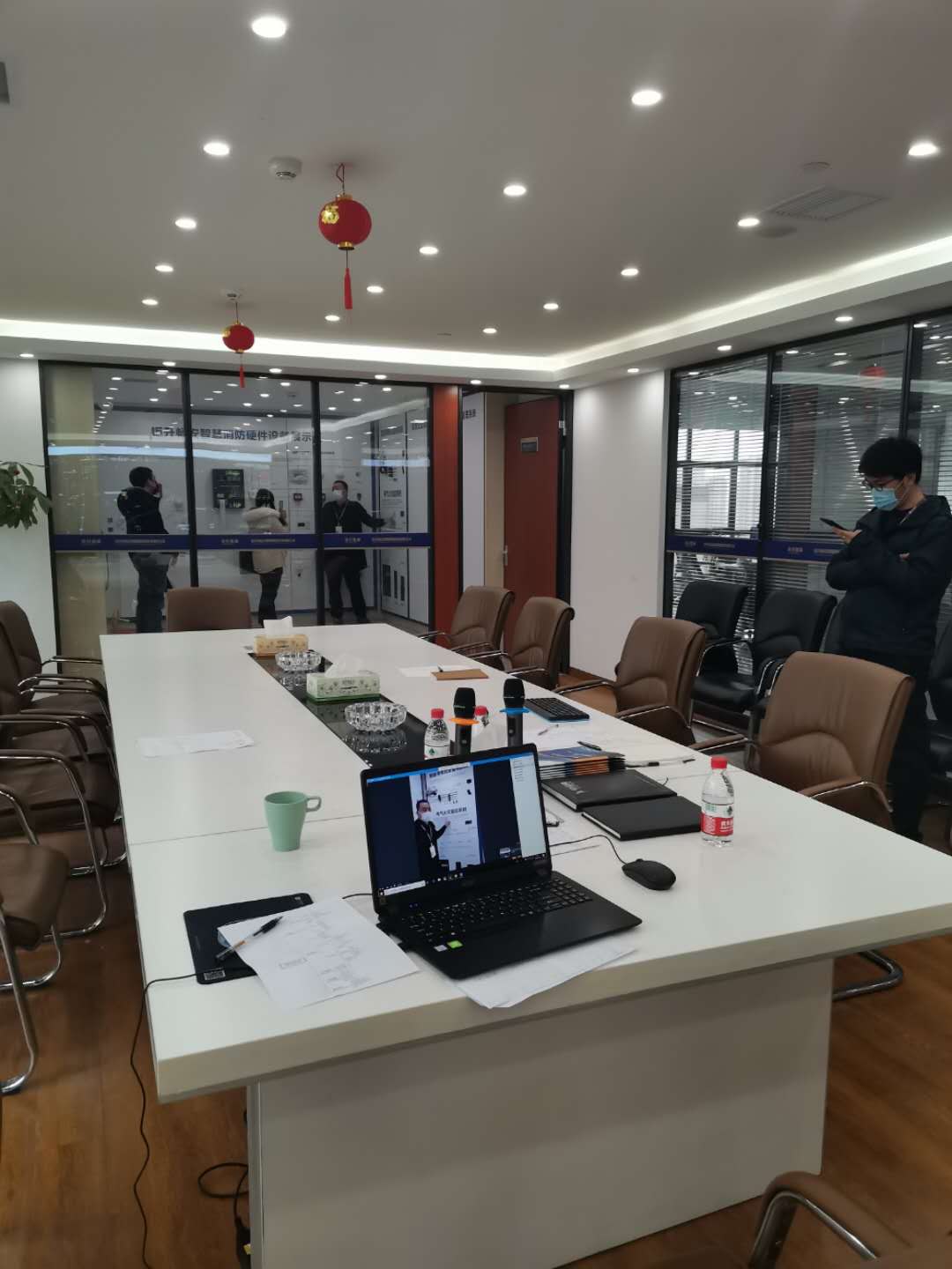 开会2.jpg