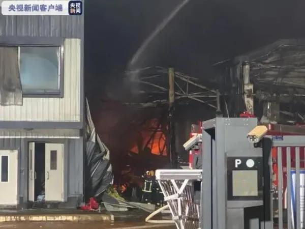 南昌醫(yī)療器械倉(cāng)庫(kù)起火2.jpg